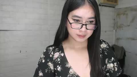 Snapshot of weremeanttobe chatting on 09/23/25, 01:14 andrew online show from 09/23/25, 01:14