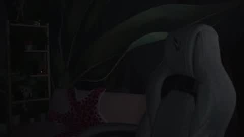 little girl who is always rightLisa online show from 11/04/25, 12:54