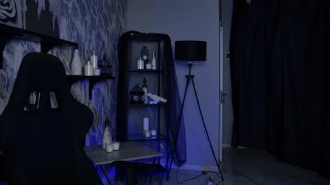 little girl who is always rightLisa online show from 12/03/25, 01:13