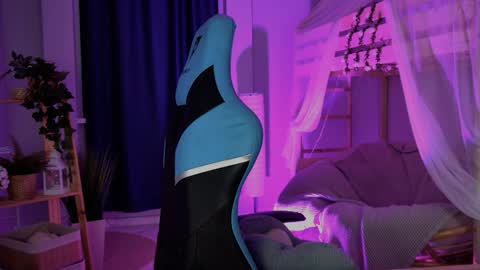 little girl who is always rightLisa online show from 04/08/26, 01:16