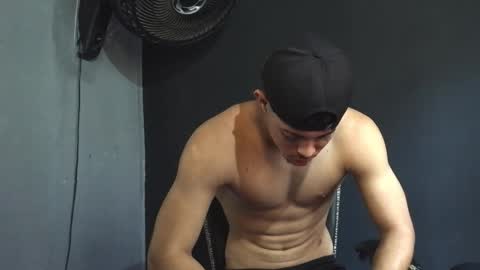 wesley_77 online show from 03/07/26, 04:26