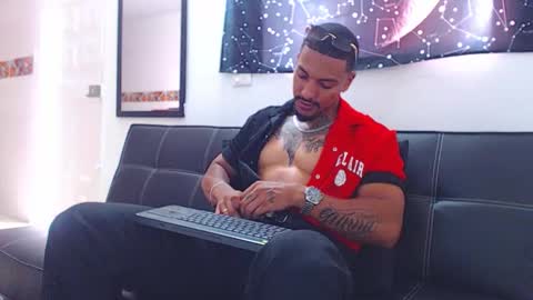 Wesley Rogger online show from 11/13/25, 05:01