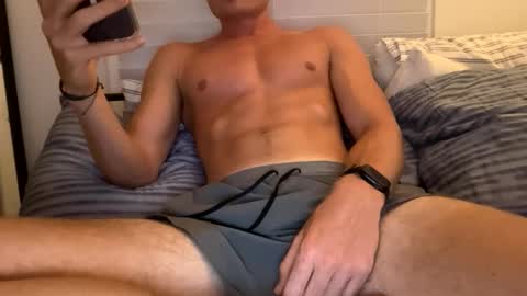 Snapshot of weston22w chatting on 05/30/26, 01:25 College Curious online show from 05/30/26, 01:25