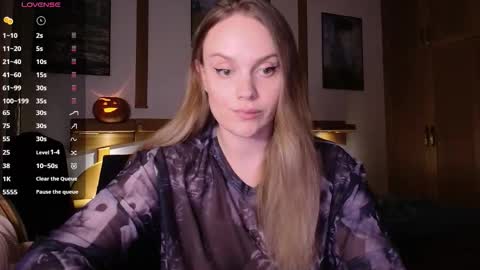 Lana online show from 10/17/25, 05:59