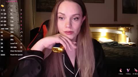 Lana online show from 11/12/25, 09:25