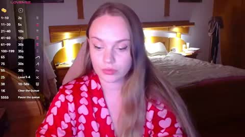 Snapshot of wet_lana chatting on 07/06/26, 08:33 Lana online show from 07/06/26, 08:33