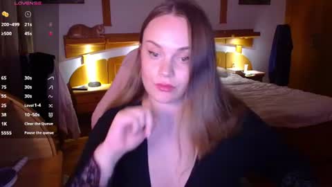 Snapshot of wet_lana chatting on 07/11/26, 09:27 Lana online show from 07/11/26, 09:27