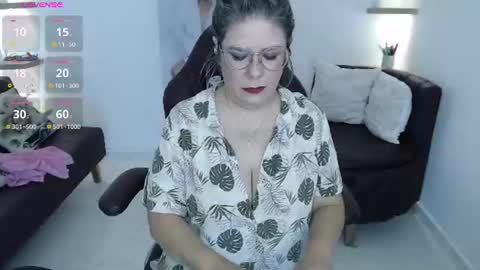 Snapshot of wet_liss chatting on 07/08/26, 11:37 Diva online show from 07/08/26, 11:37