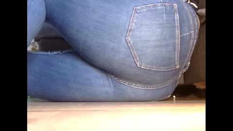 wet_pants2022 online show from 03/05/25, 04:46