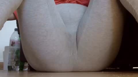 wet_pants2022 online show from 01/13/26, 12:54