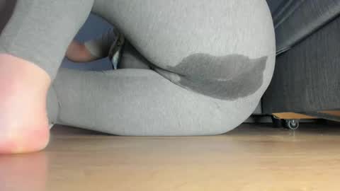 wet_pants2022 online show from 05/09/26, 09:31