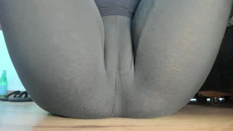 wet_pants2022 online show from 05/20/26, 11:38