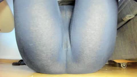 Snapshot of wet_pants2022 chatting on 06/29/26, 09:48 wet_pants2022 online show from 06/29/26, 09:48