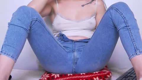 Beatrice Moan from LovenseWet from Tip MenuOpen for Private online show from 01/07/26, 12:02