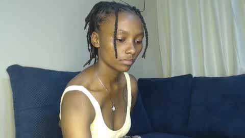 Snapshot of wetfreakym chatting on 04/26/26, 12:25 Bella online show from 04/26/26, 12:25