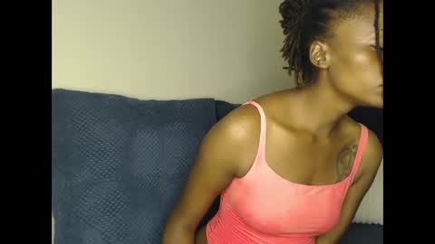 Snapshot of wetfreakym chatting on 06/02/26, 06:26 Bella online show from 06/02/26, 06:26