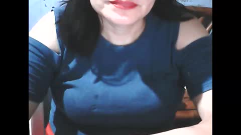 Snapshot of wethornypussy4u chatting on 11/08/25, 03:23 wethornypussy4u online show from 11/08/25, 03:23