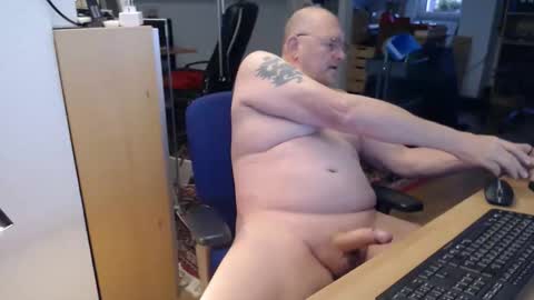 Snapshot of wetwo chatting on 10/06/25, 06:22 WeTwo online show from 10/06/25, 06:22