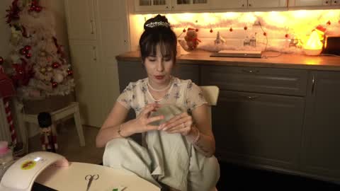 Snapshot of whats_her_name chatting on 12/31/24, 08:56 Victoria Maria online show from 12/31/24, 08:56