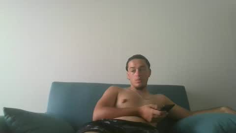 Snapshot of whiiteprince chatting on 12/17/24, 12:43 whiiteprince online show from 12/17/24, 12:43