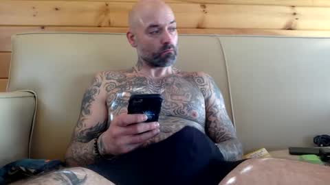 Snapshot of whiskerbiscuit_69 chatting on 12/25/24, 06:09 whiskerbiscuit_69 online show from 12/25/24, 06:09