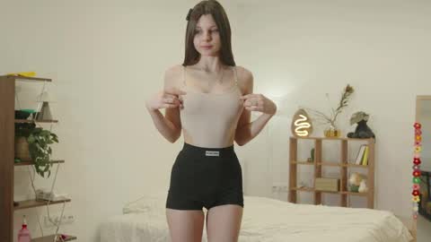 Naomi online show from 04/17/26, 02:14