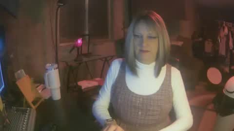 Snapshot of whisperlace chatting on 01/21/25, 05:38 Whisper online show from 01/21/25, 05:38