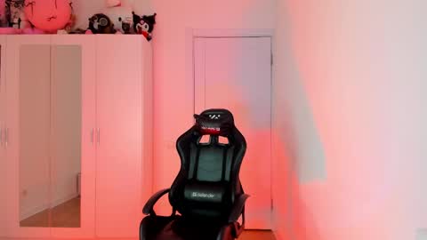 Bella online show from 04/13/26, 02:50