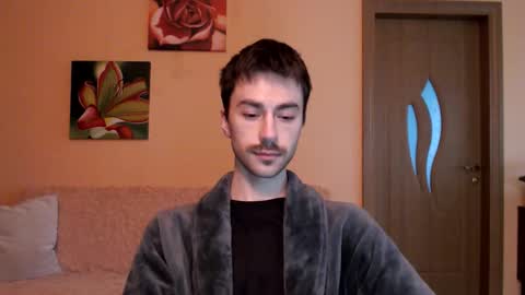 Snapshot of white_sport chatting on 09/29/25, 12:54 Tom online show from 09/29/25, 12:54