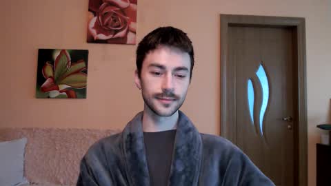 Snapshot of white_sport chatting on 10/03/25, 12:13 Tom online show from 10/03/25, 12:13