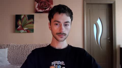 Snapshot of white_sport chatting on 12/17/25, 11:49 Tom online show from 12/17/25, 11:49