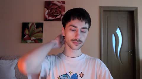 Snapshot of white_sport chatting on 01/07/26, 10:07 Tom online show from 01/07/26, 10:07