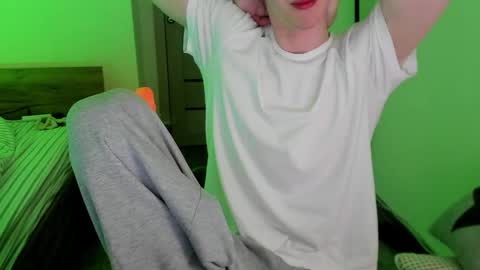 Snapshot of white_vibee chatting on 04/04/26, 12:57 Stefan online show from 04/04/26, 12:57