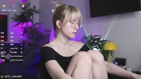 Anita online show from 02/06/25, 01:38