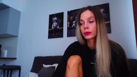 Kate  online show from 11/23/25, 07:52