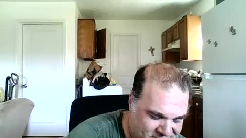 Snapshot of whiteboyguidx chatting on 06/12/26, 01:21 Tony Floyd online show from 06/12/26, 01:21