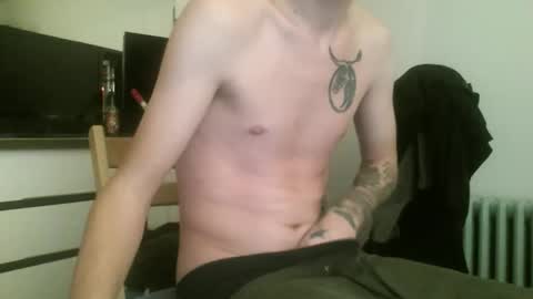 Snapshot of whiteboyslim21 chatting on 03/01/26, 11:51 whiteboyslim21 online show from 03/01/26, 11:51