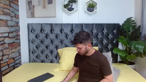 Dylan white online show from 02/07/25, 05:29