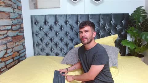 Dylan white online show from 02/08/25, 08:32