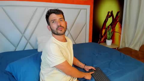 Dylan white online show from 02/18/25, 12:04