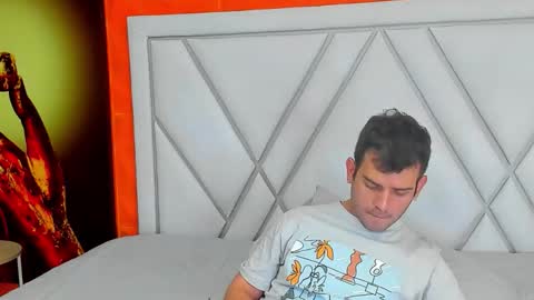 Dylan white online show from 09/30/25, 06:46