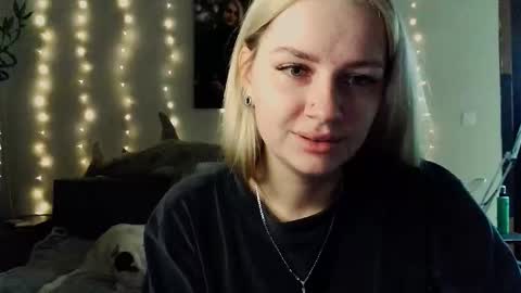 whitehex666 online show from 12/02/25, 03:40