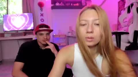 Snapshot of whitepink777 chatting on 07/17/26, 04:12 Katrin and Aaron online show from 07/17/26, 04:12