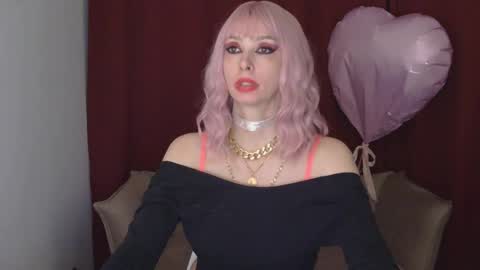 White Queen online show from 02/18/25, 07:41