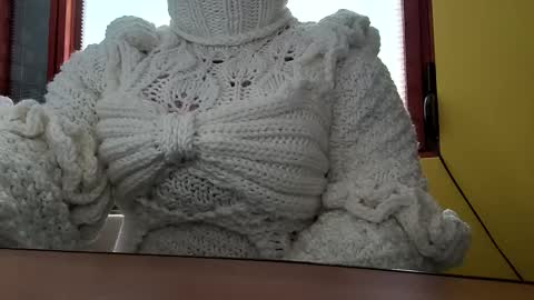 whitesweater online show from 09/29/25, 06:07