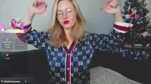 whitneypunnch online show from 12/17/25, 07:03