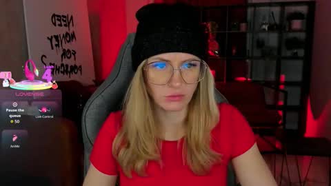 Snapshot of whitneypunnch chatting on 02/02/26, 03:11 whitneypunnch online show from 02/02/26, 03:11