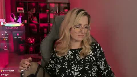 Snapshot of whitneypunnch chatting on 03/26/26, 03:17 whitneypunnch online show from 03/26/26, 03:17