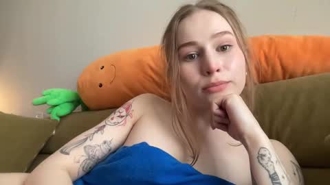 Alisa online show from 01/04/25, 09:43