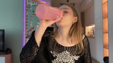 Alisa online show from 02/06/25, 09:32